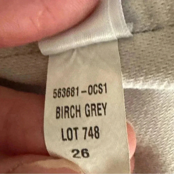 Athleta Women's Faralllon Bermuda Shorts Sz 26 563681 Birch Grey Cotton Spandex - Picture 9 of 12